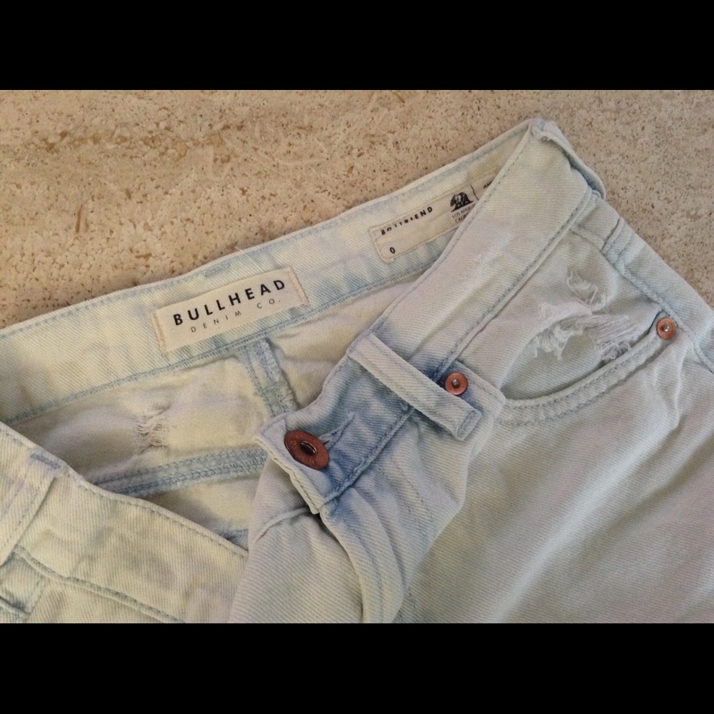 Bullhead Boyfriend Ripped Jeans💙 - Picture 8 of 8